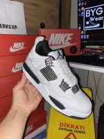 Nike Air Jordan 4 Retro