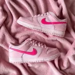 Nike Dunk Low Triple Pink